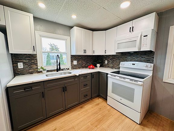 5th image of 70 Shumway St Lot A-3
