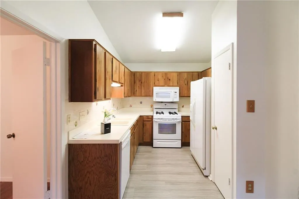 2 bed, 2.0 bath, 1006 sqft, $1,650 — Photo 4