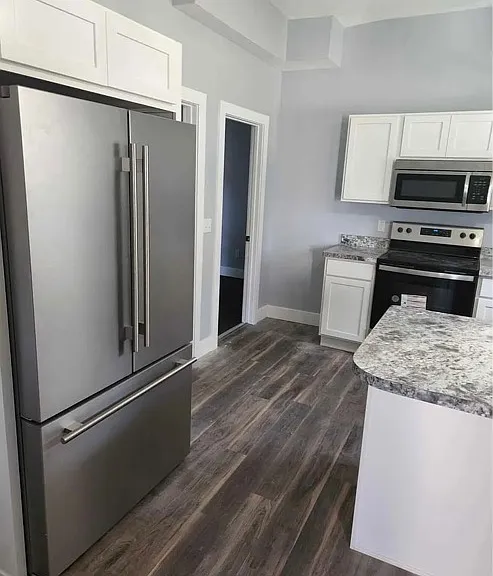 241 N Clinton St — Photo 10