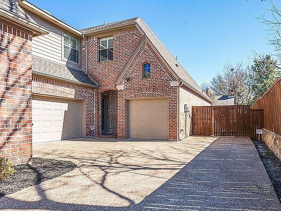 3rd image of 6801 Thorntree Dr
