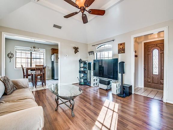 4th image of 409 Kamber Ln