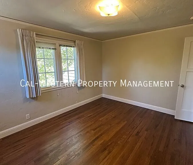 1385 Newport Ave — Photo 50