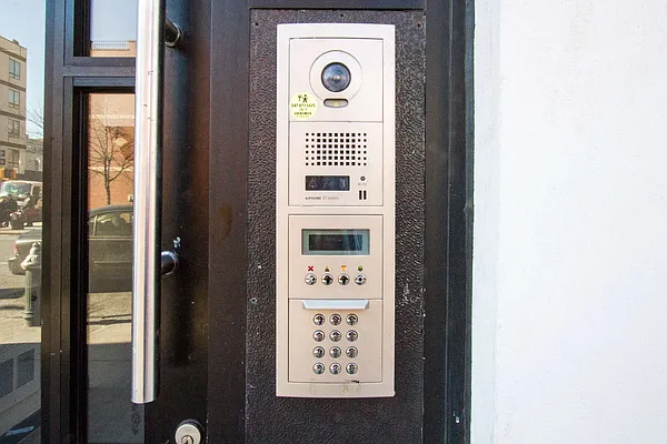 Rented by TheRealEstateCompany.com LLC | media 51