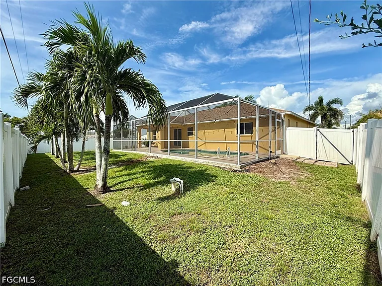 2209 NE 9th Ave — Photo 40
