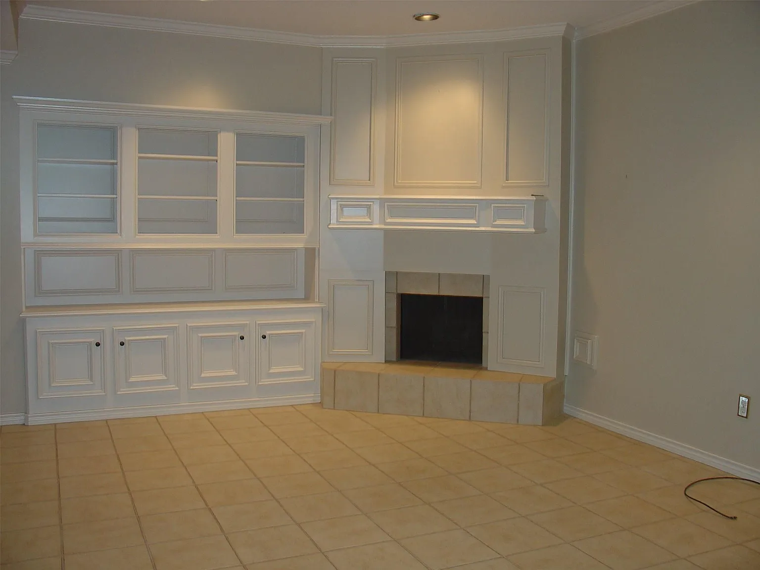 2 bed, 2.5 bath, 1560 sqft, $2,300 — Photo 3