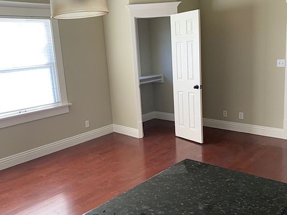 4th image of 2214 Broadway #24