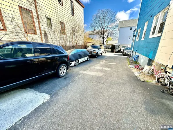 100 Hammond Ave, Passaic, NJ 07055