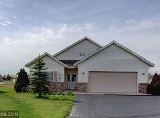 509 Graceview Dr, Saint Joseph, MN 56374