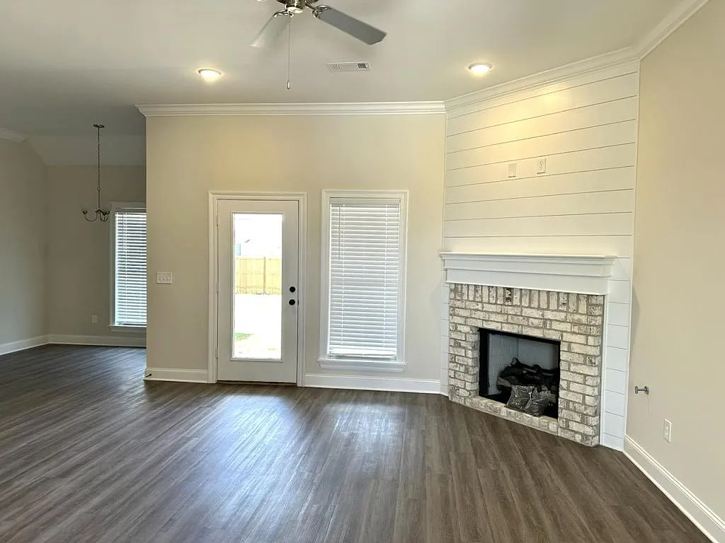 707 Kathleen Drive — Photo 3
