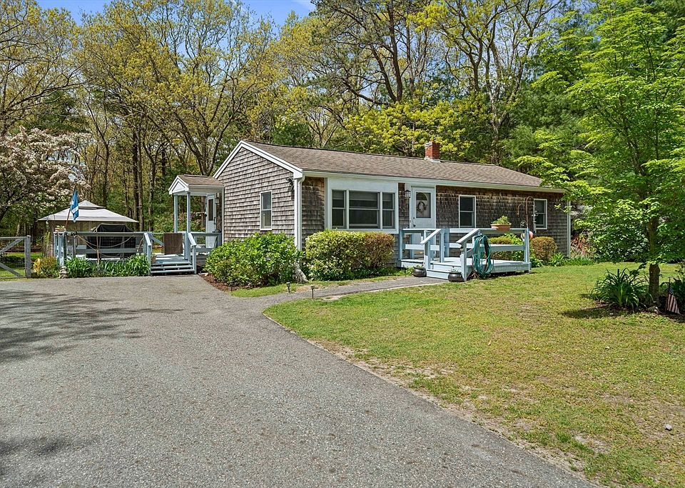 152 Oak St, Halifax, MA 02338 Zillow