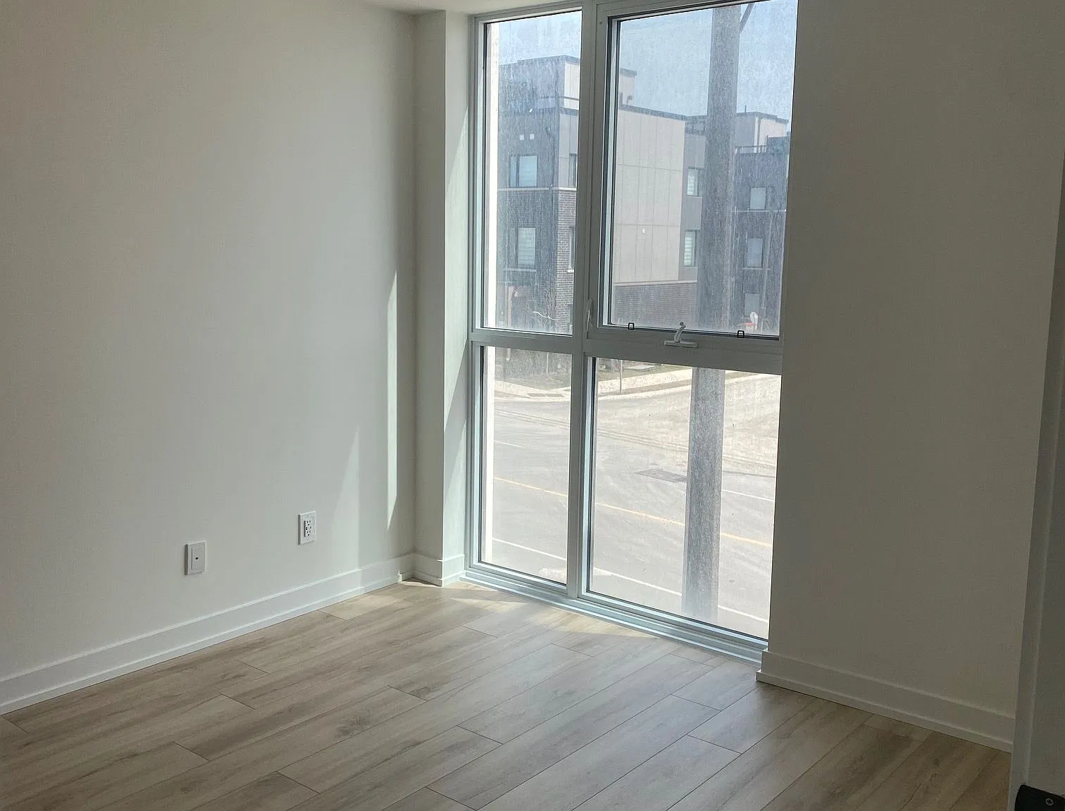 3 bed, $2,800 — Photo 2