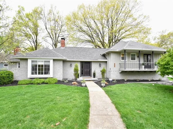 8900 Ensley Ln, Leawood, KS 66206