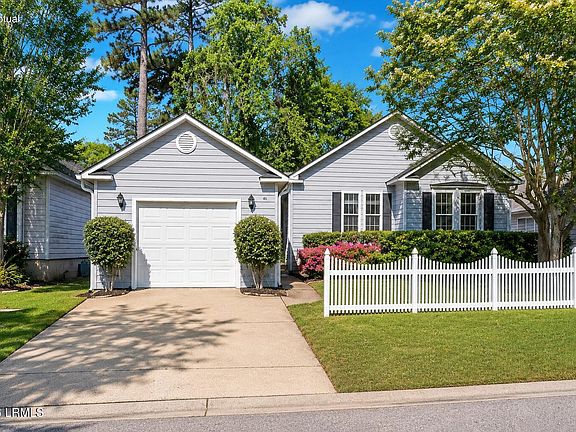2nd image of 46 White Pond Boulevard