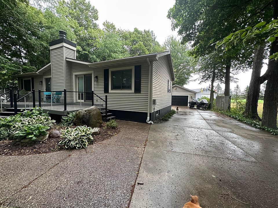 1st image of 7446 N Noffke Dr