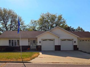 411 Wanser Ave, Lafayette, MN 56054