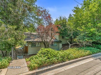 682 Chestnut St, Ashland, OR, 97520