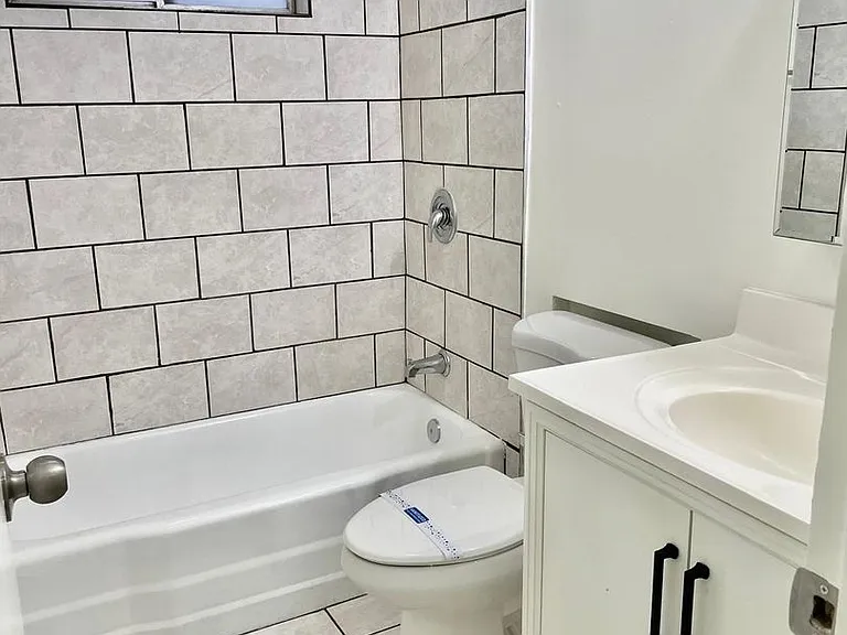 Illinois Apartment Homes — Photo 14