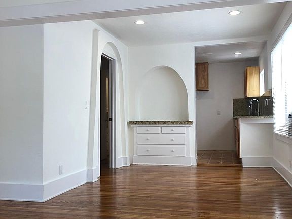2nd image of 1208 N Harper Ave