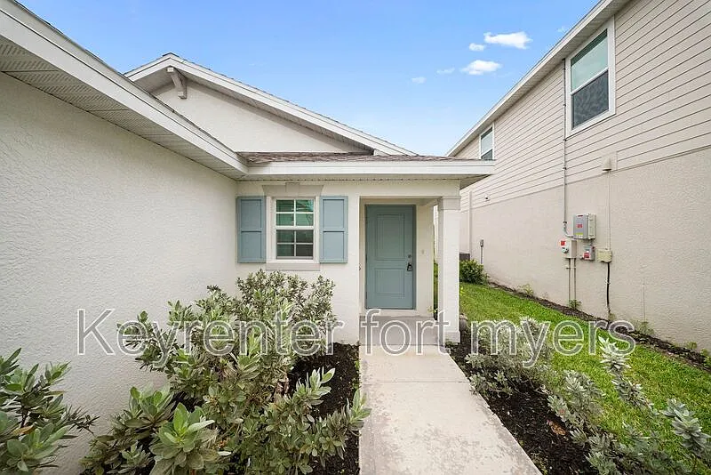3 bed, 2.0 bath, 1450 sqft, $1,795 — Photo 2