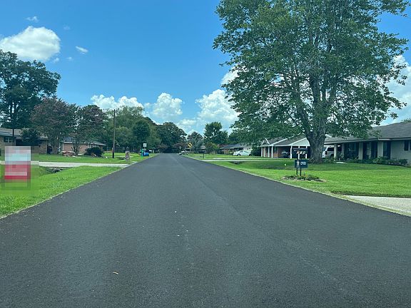 4th image of 203 N William Dr
