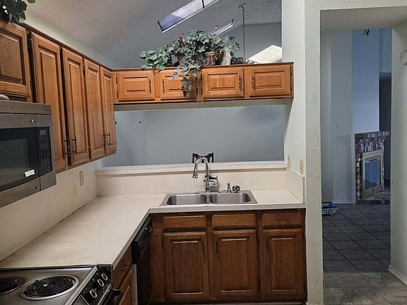 4th image of 2129 Glen Heights Dr