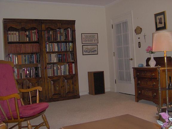 4th image of 408 James Ave