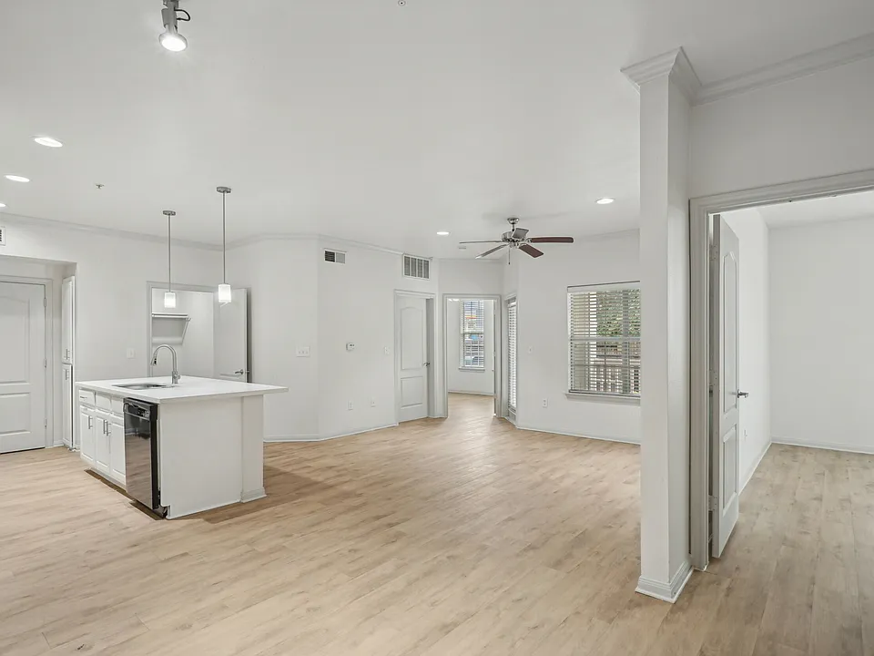 Large kitchen island and timeless backsplash