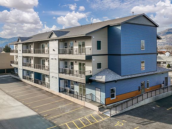 2nd image of 5601 Lakeshore Dr #101