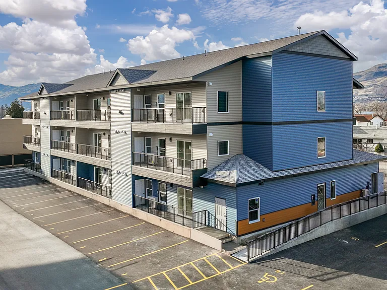 5601 Lakeshore Dr #101 — Photo 2