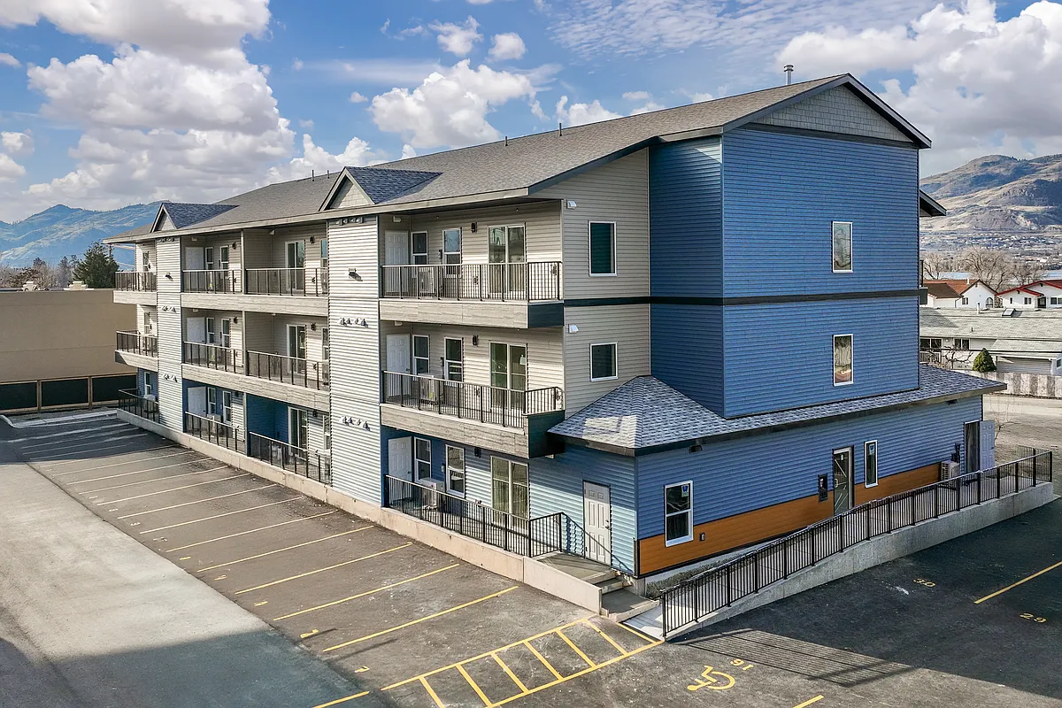 Building Photo - 5601 Lakeshore Dr #101