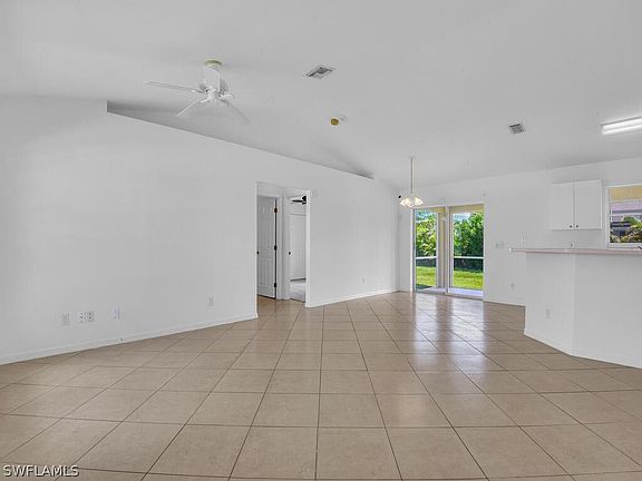 3rd image of 2533 SW 12th Ave