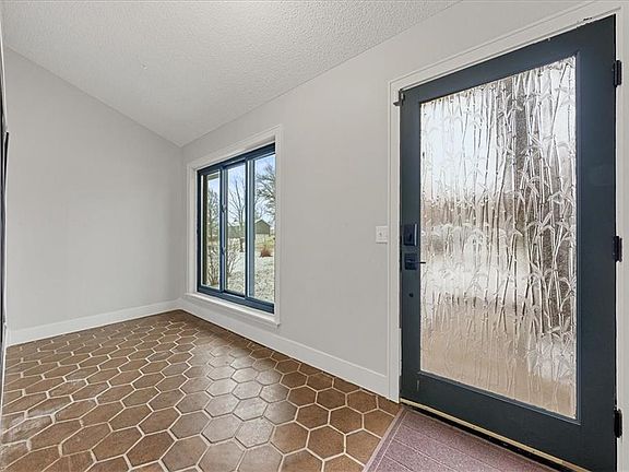 3rd image of 7518 Orient Ave