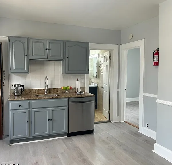 73 Lakewood Ter — Photo 1