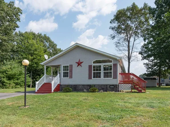 28 Sagebrush Drive, Rochester, NH 03867