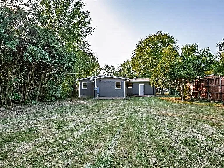 1220 Danville Dr — Photo 10