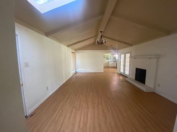 5th image of 2110 Curt Dr