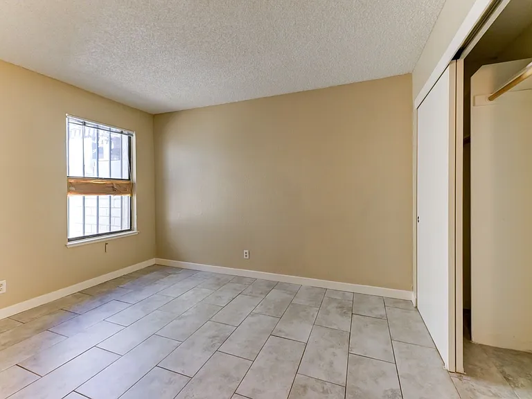 2125 Sun Ave #B — Photo 7