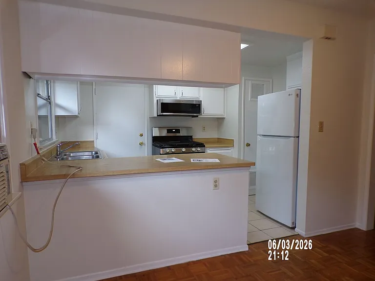 5832 Bowcroft St #4 — Photo 5