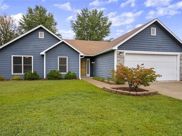 2412 Stowe Dr, Lawrence, KS 66049