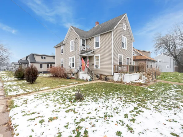 118 W Donovan Ave, Woodstock, IL 60098