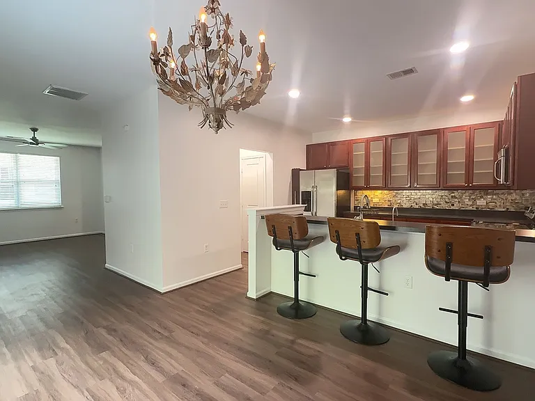 662 Lacy Oak Dr — Photo 4