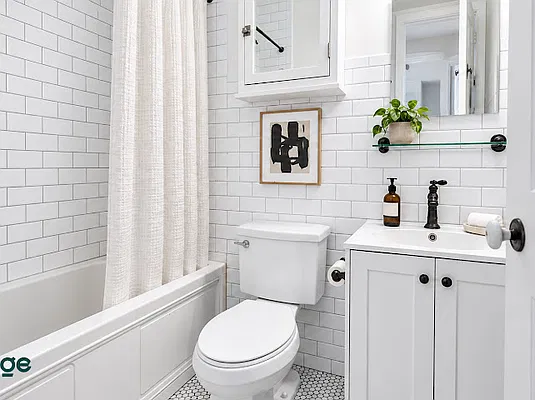 Bathroom, photo 1