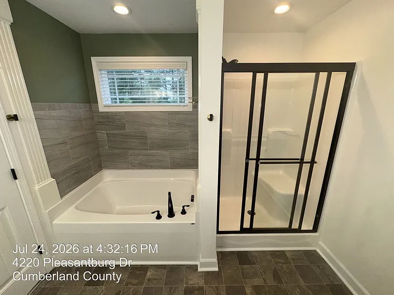 4220 Pleasantburg Dr — Photo 19