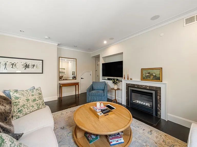 619 Franklin St #1 — Photo 6
