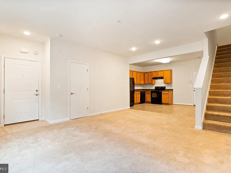 20532 Milbridge Ter — Photo 11