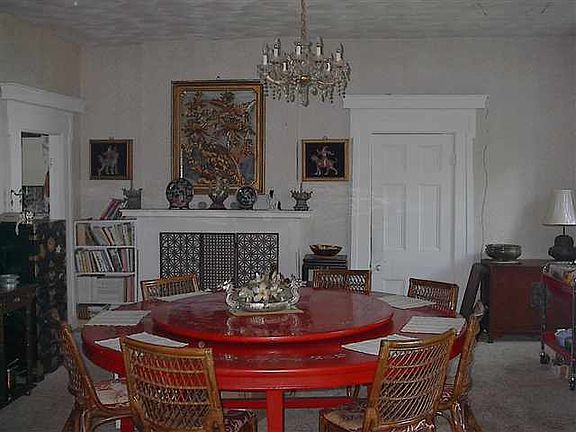 3rd image of 304 Gouverneur St