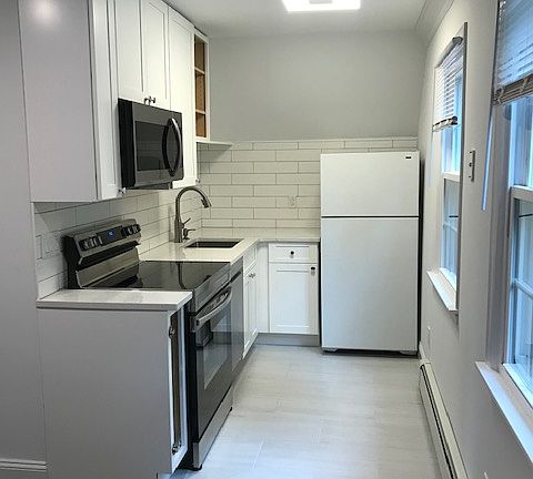 2nd image of 140 Fairfax Ave Floor 2