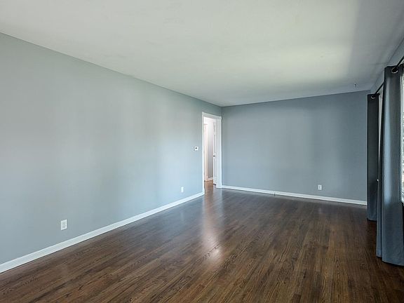 4th image of 6401 Fairfax Ave