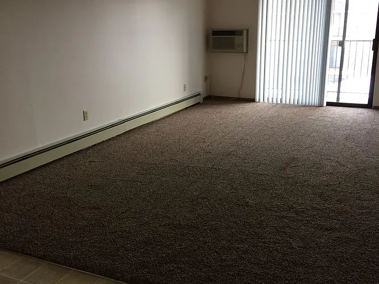 Cottonwood Apartments — Photo 23
