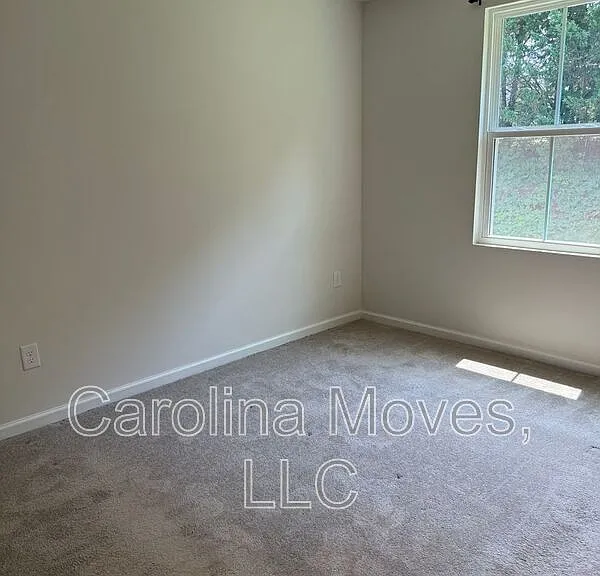 126 Fernside Ct — Photo 11